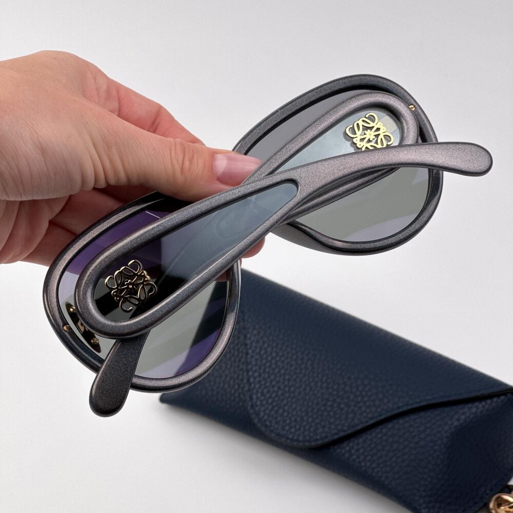 Loewe x Paula’s Ibiza Sunglasses – Metallic Grey Pilot Blue Mirror LW40132I 05X - Picture 3 of 10
